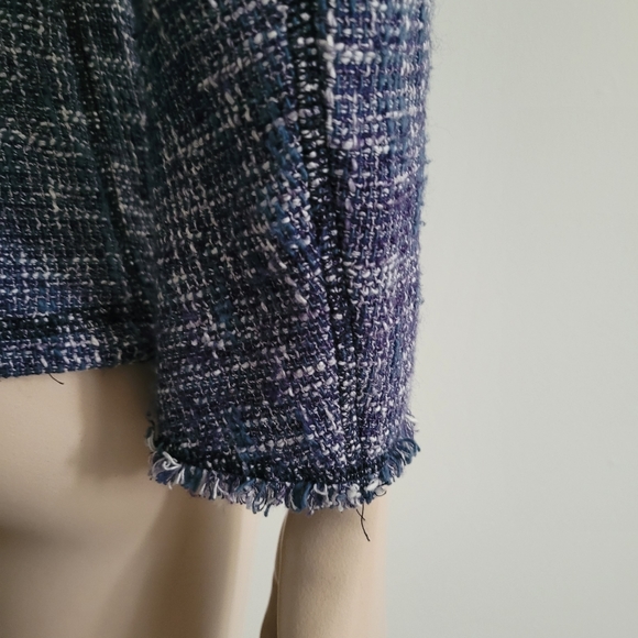 Fitted Textured Blazer with Frayed Edges - Picture 13 of 16